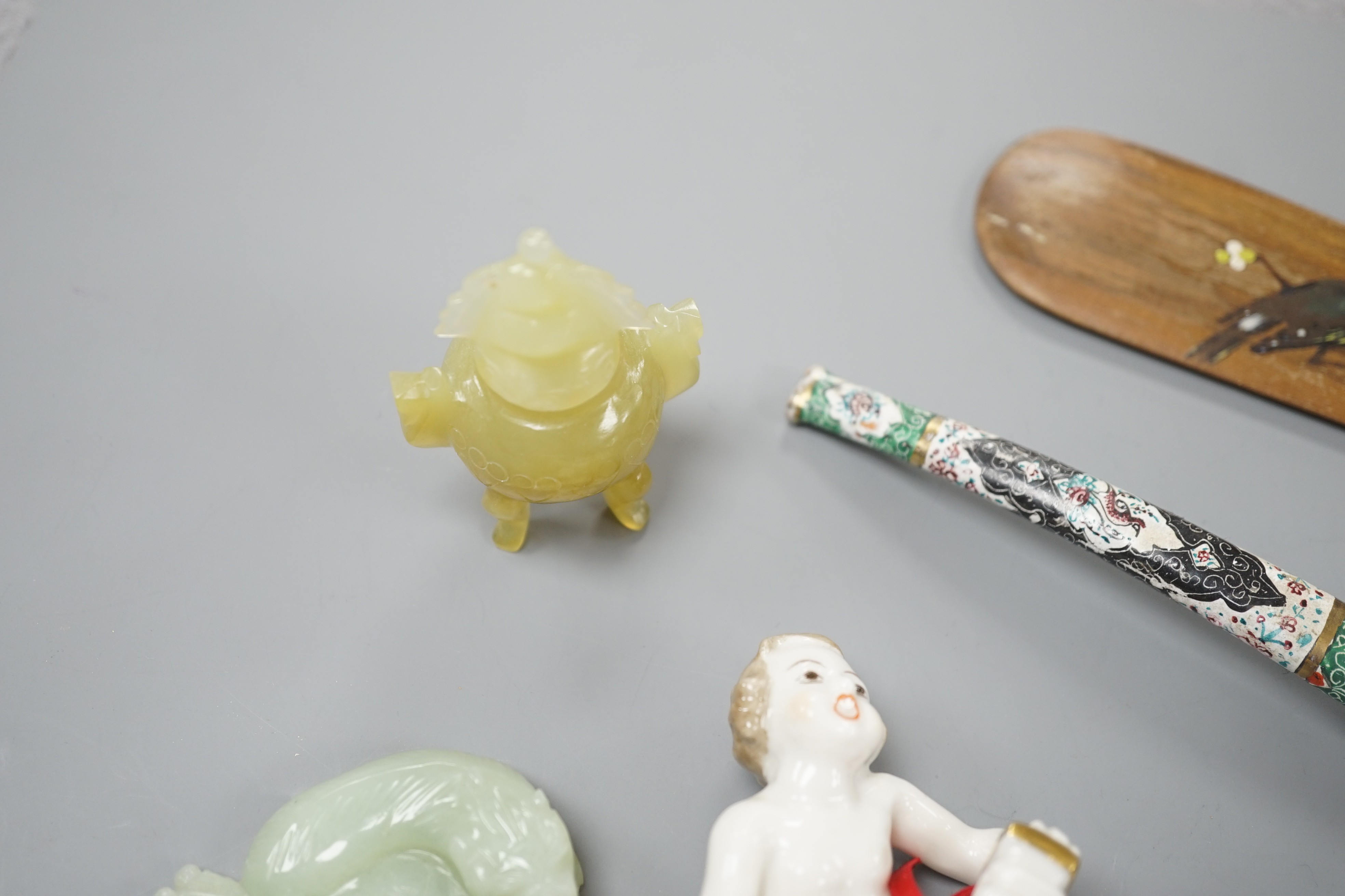 A group of miscellaneous ceramics, hardstone carvings etc (10 items)